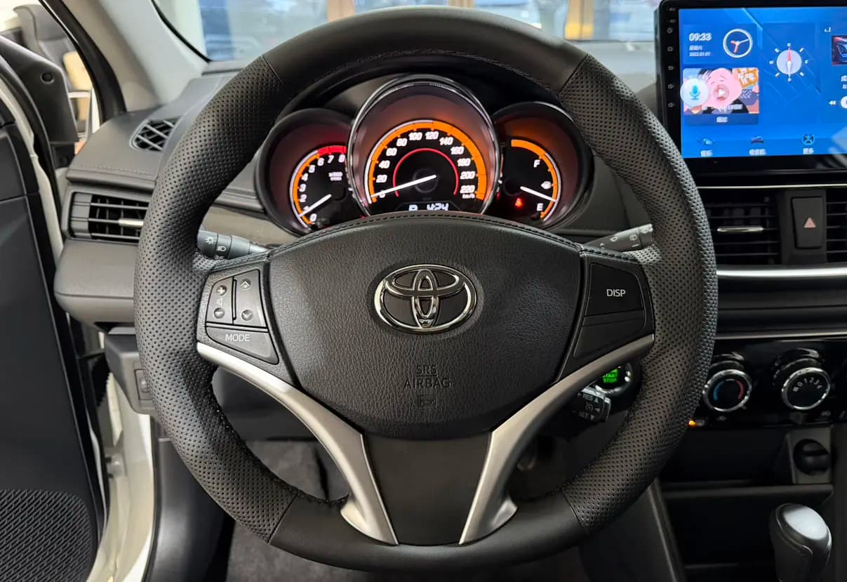 Toyota Yaris L 2022 г. 9010 км. — фото 17