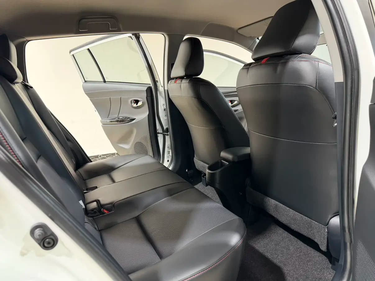 Toyota Yaris L 2022 г. 9010 км. — фото 23