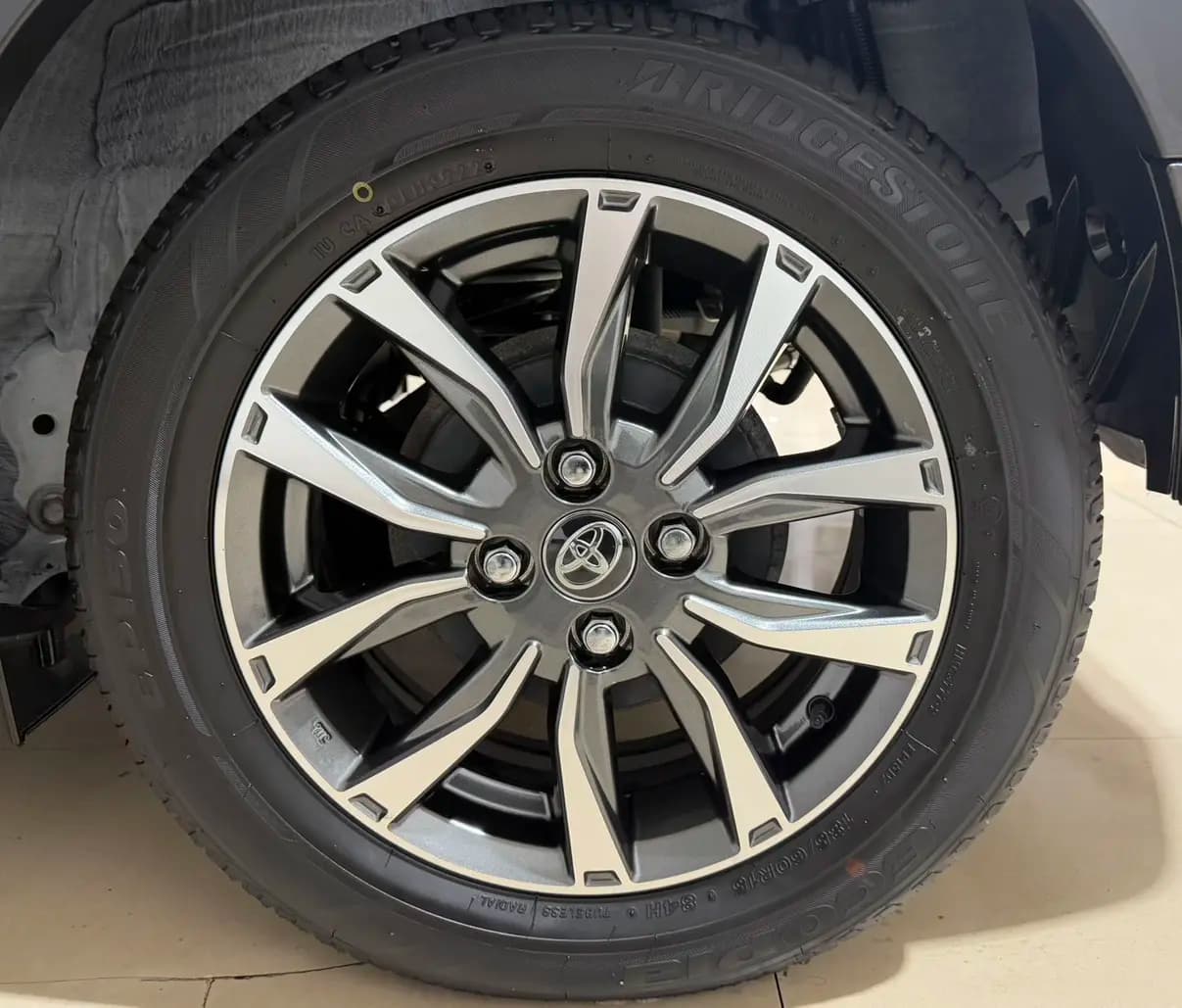 Toyota Yaris L 2022 г. 9010 км. — фото 7