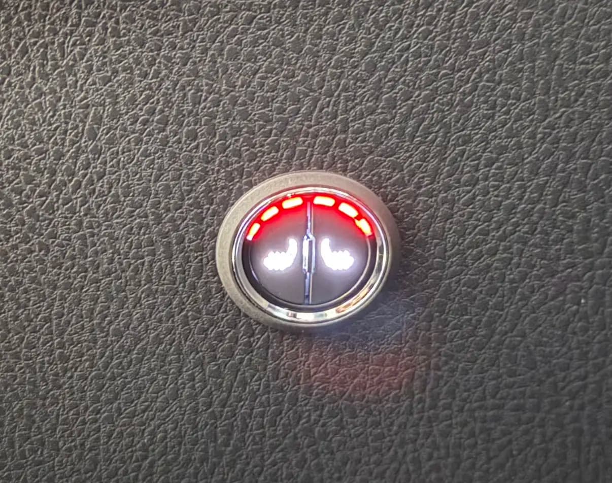 Toyota Yaris L 2022 г. 9010 км. — фото 9