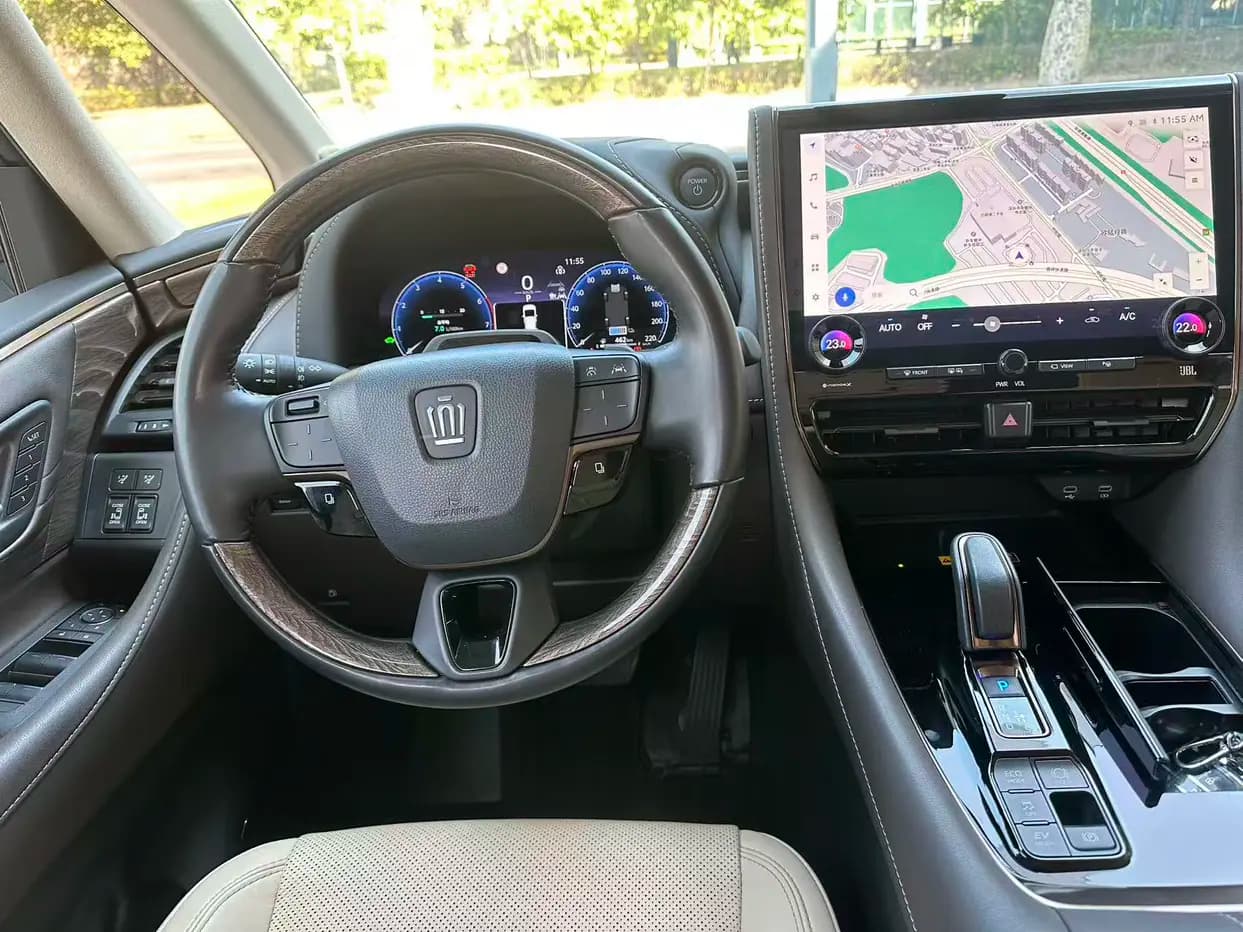 Toyota Crown Wellfire 2025 г. 20072 км. — фото 18