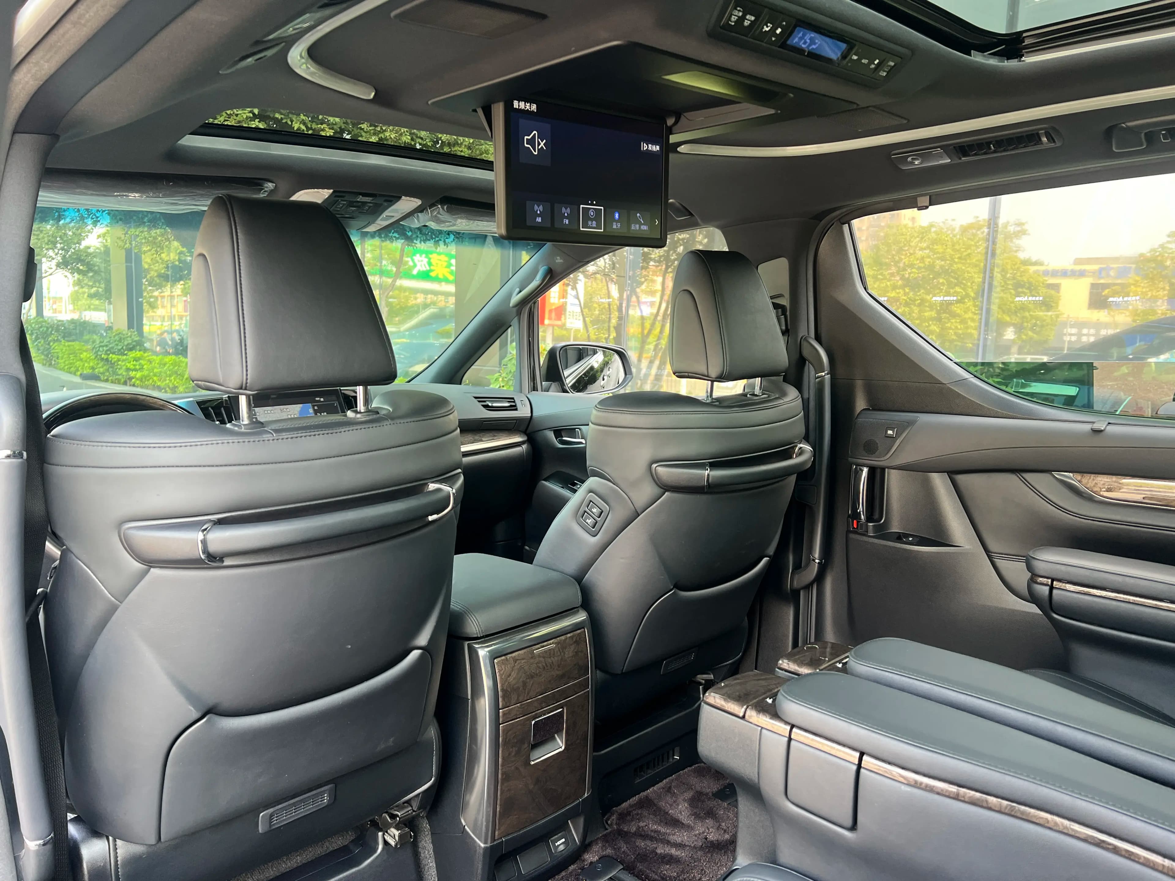Toyota Alphard 2021 г. 51135 км. — фото 7