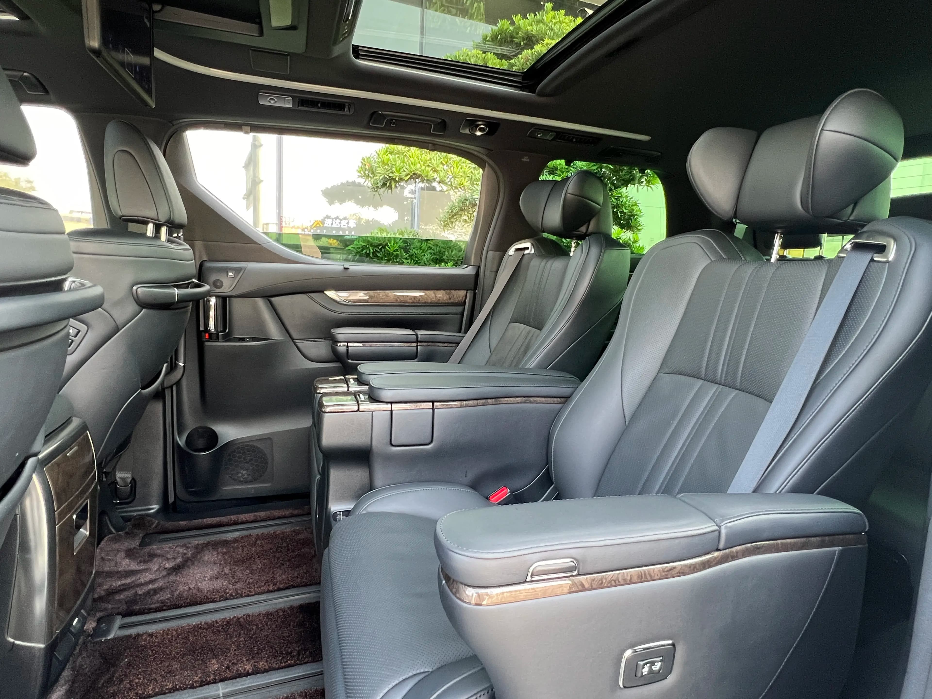 Toyota Alphard 2021 г. 51135 км. — фото 8