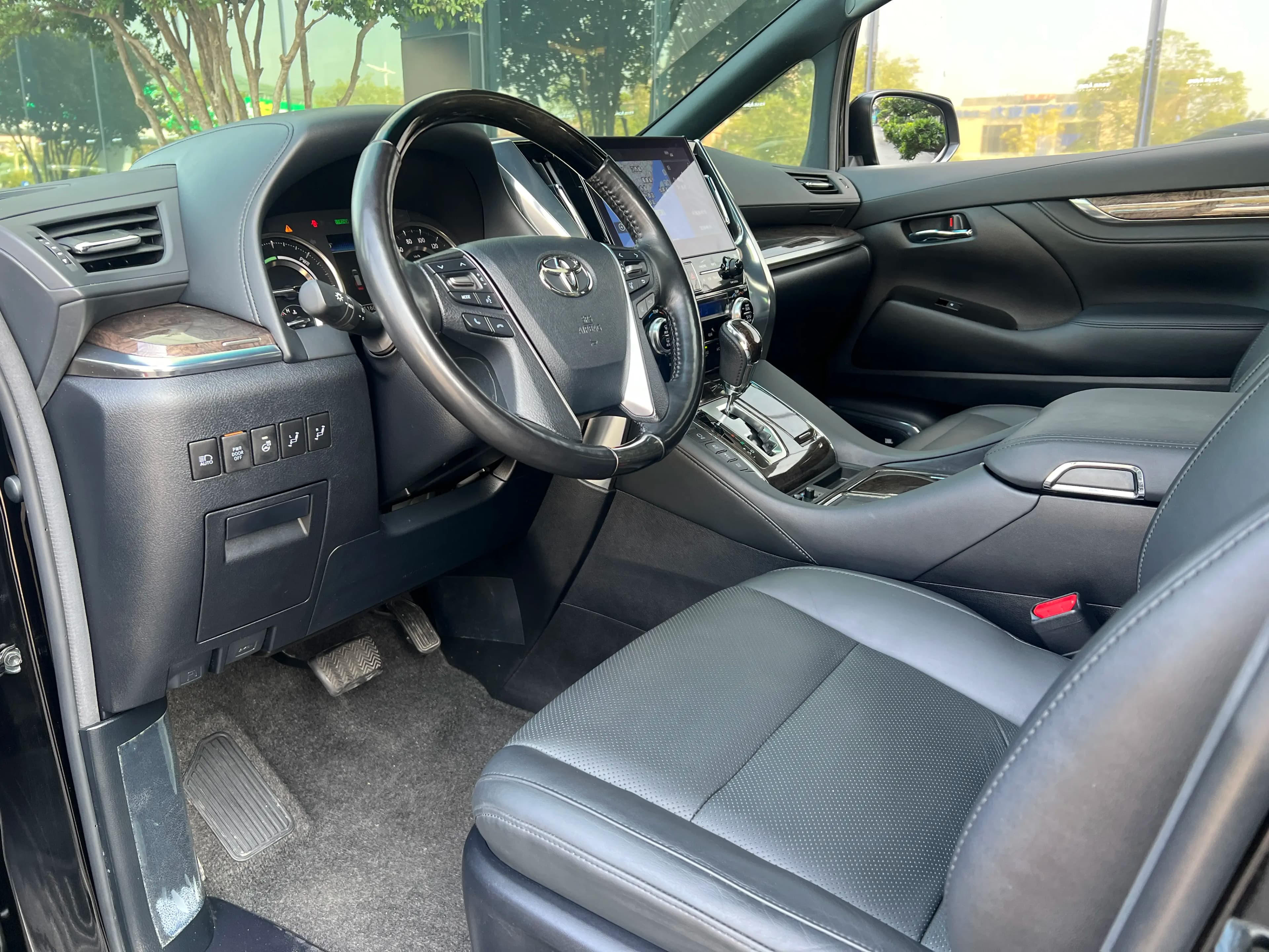 Toyota Alphard 2021 г. 51135 км. — фото 9