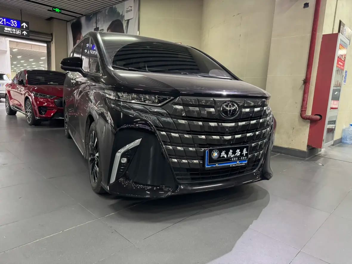 Toyota Alphard 2024 г. 27125 км. — фото 2