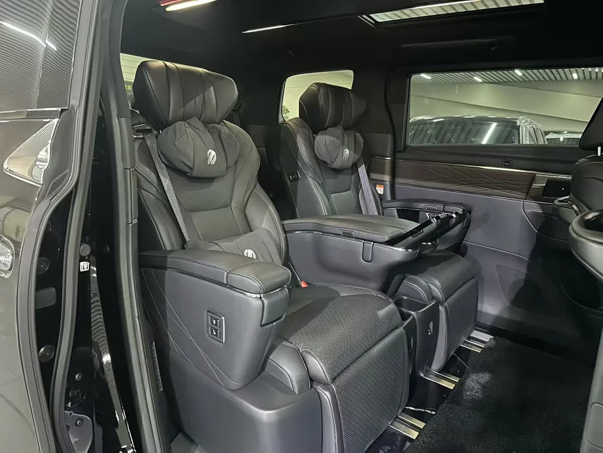 Toyota Alphard 2024 г. 27125 км. — фото 13