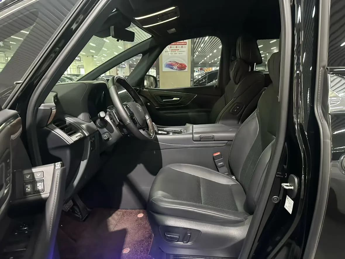 Toyota Alphard 2024 г. 27125 км. — фото 9