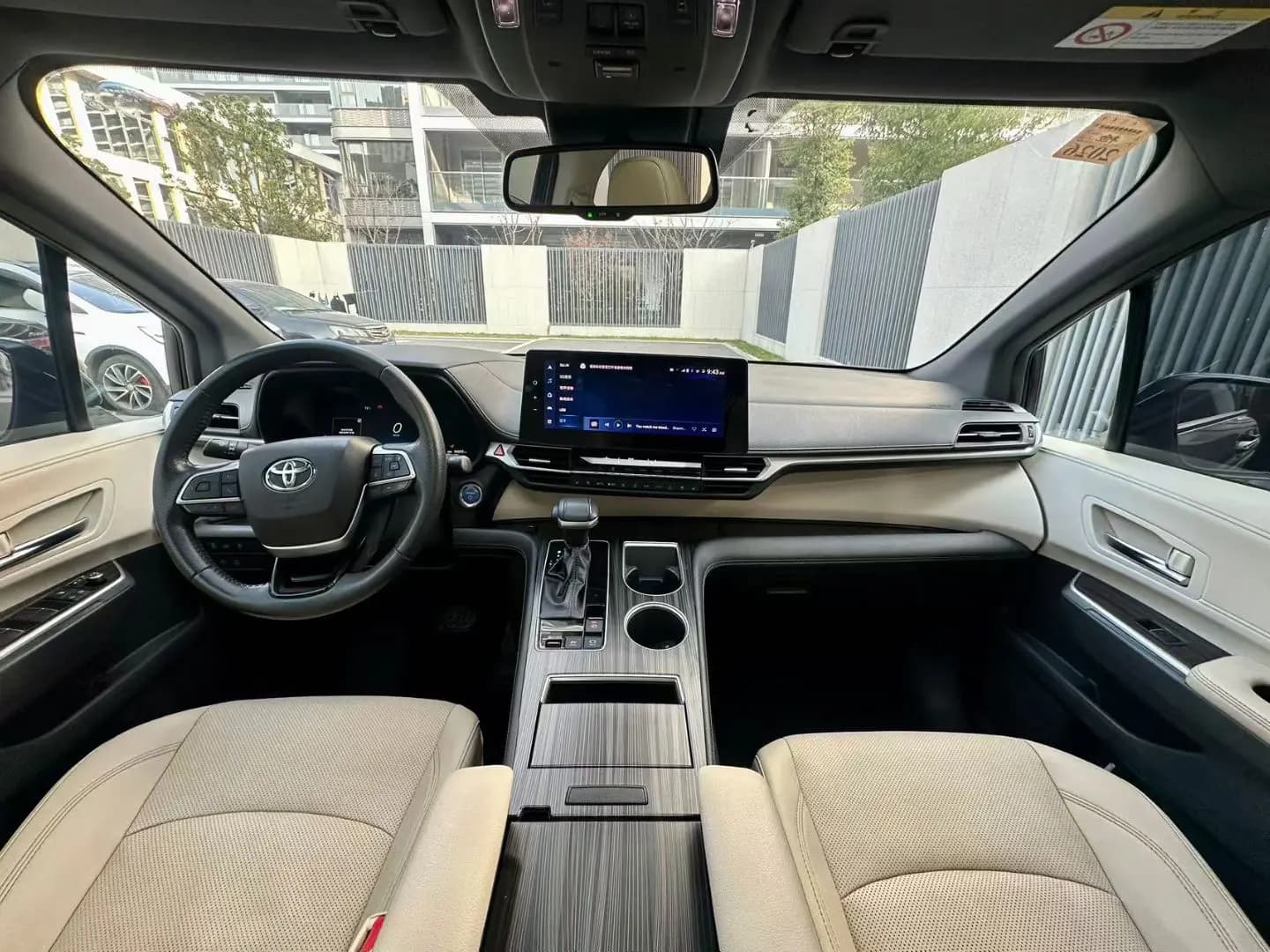 Toyota Sienna 2022 г. 66027 км. — фото 6