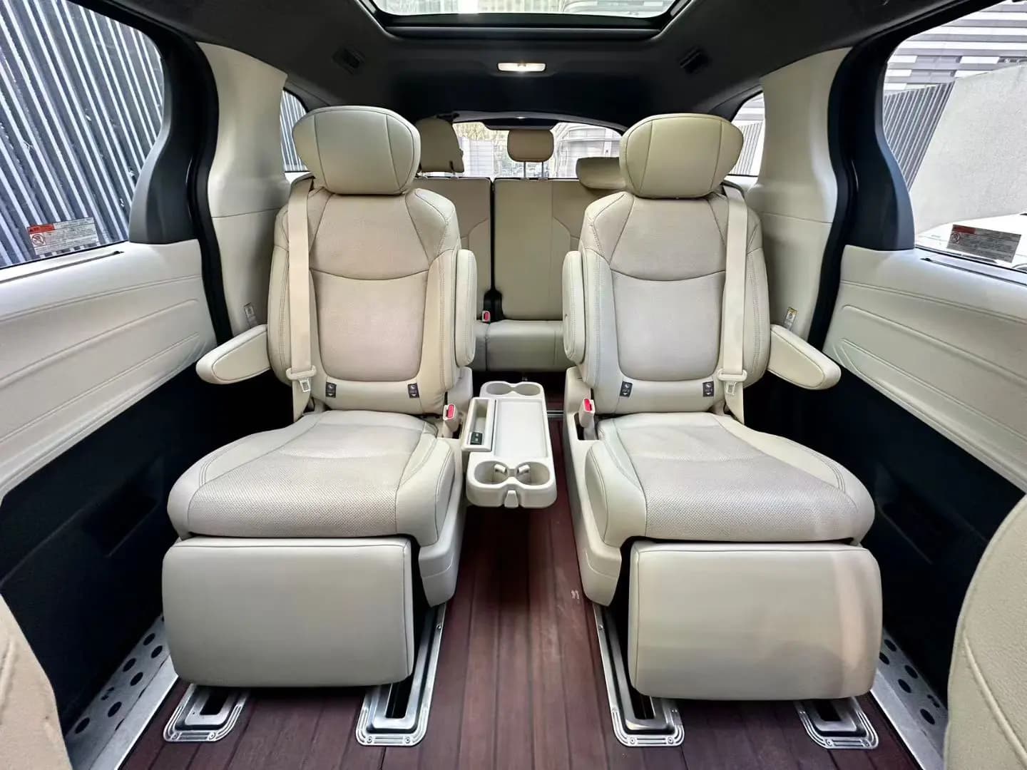 Toyota Sienna 2022 г. 66027 км. — фото 9
