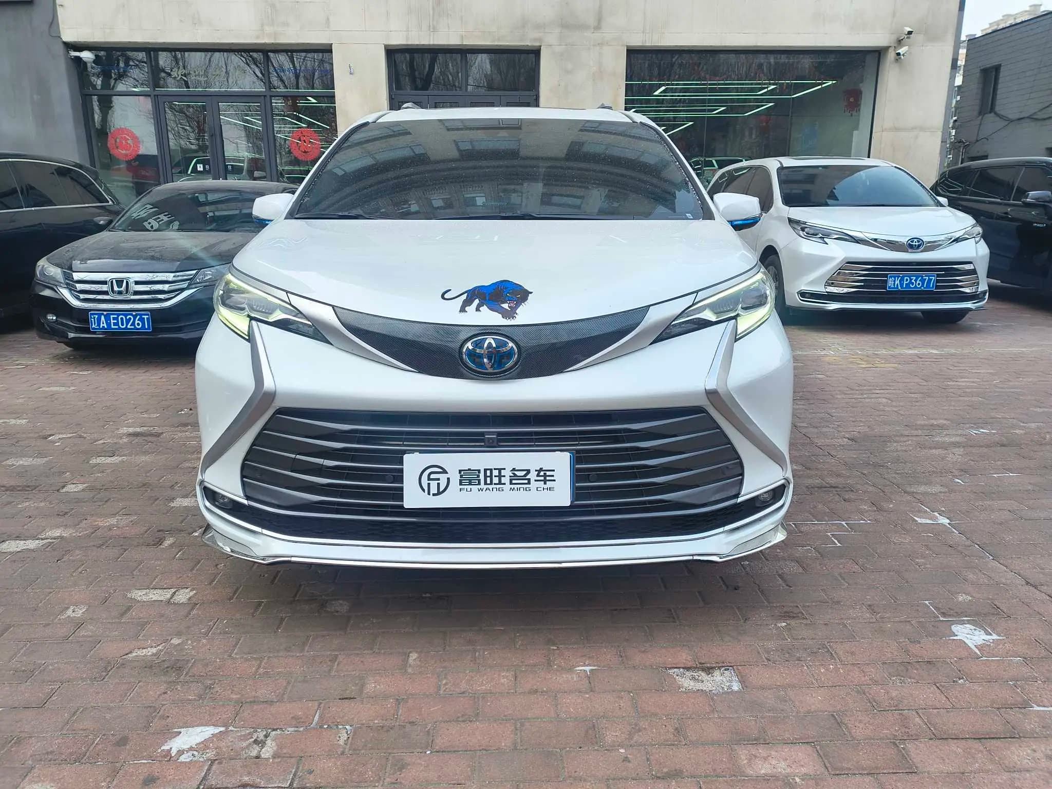Toyota Sienna 2024 г. 20328 км. — фото 2