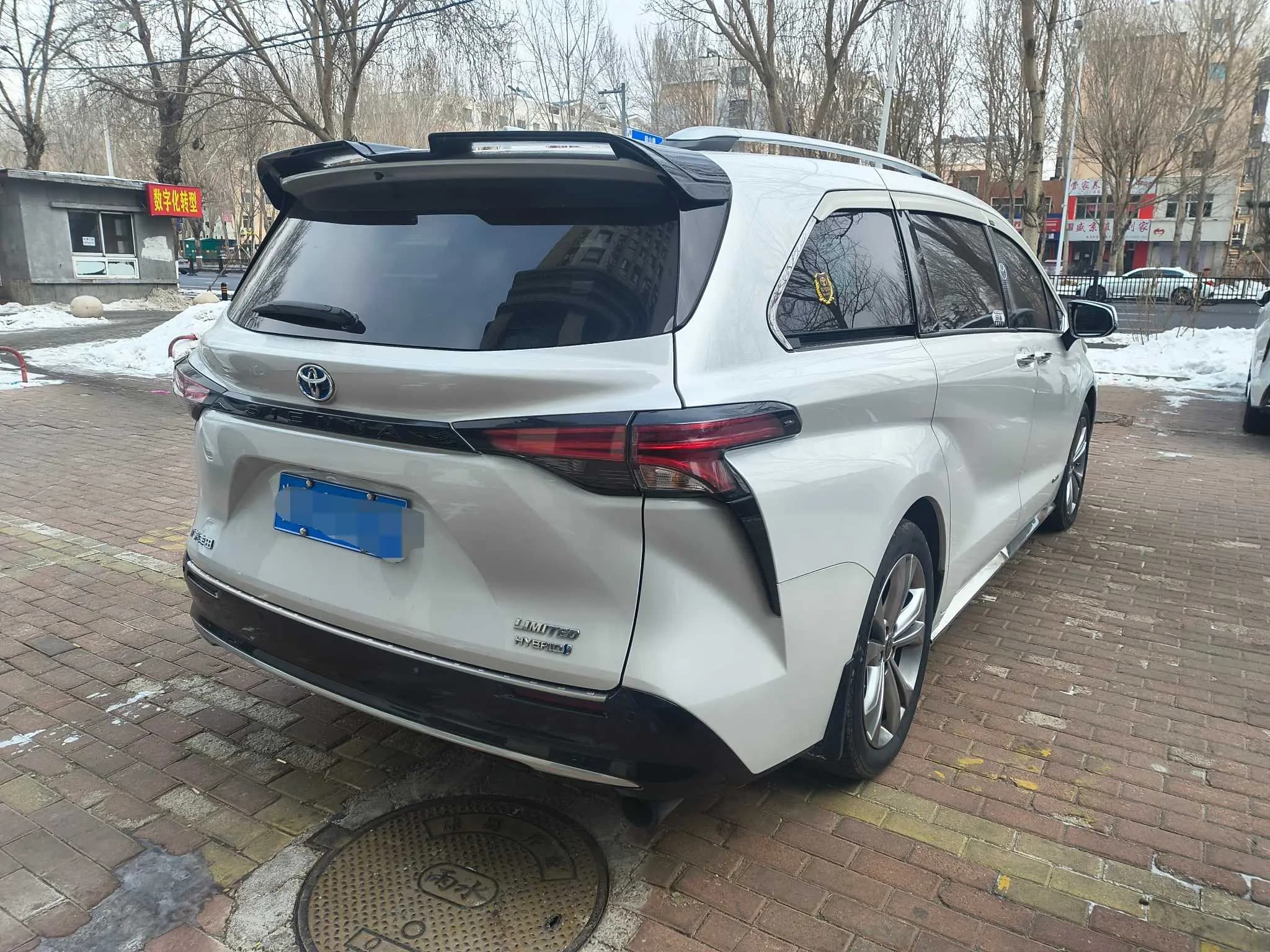 Toyota Sienna 2024 г. 20328 км. — фото 6