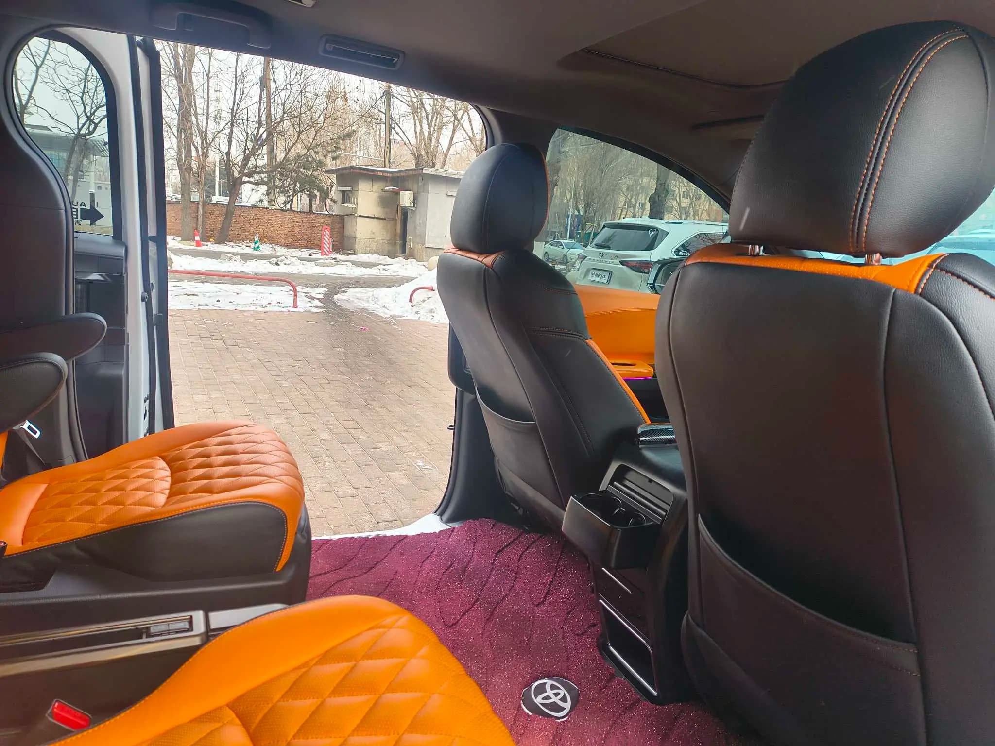 Toyota Sienna 2024 г. 20328 км. — фото 7