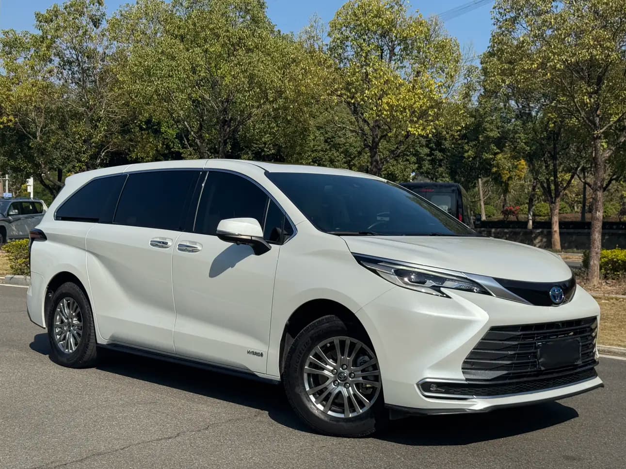 Toyota Sienna 2022 г. 90029 км. — фото 3