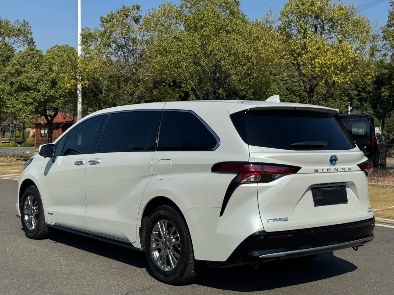 Toyota Sienna 2022 г. 90029 км. — фото 4
