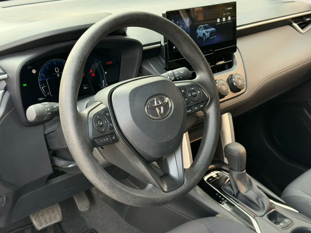Toyota Corolla Cross 2024 г. 7100 км. — фото 15