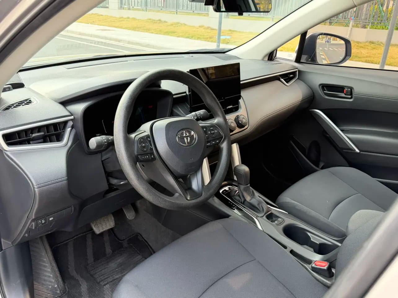 Toyota Corolla Cross 2024 г. 7100 км. — фото 18