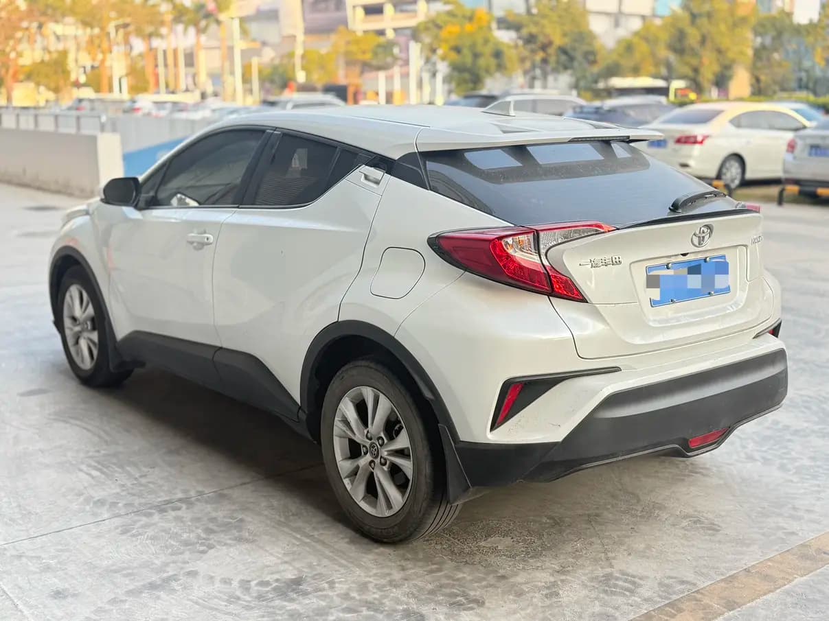 Toyota C-HR Hybrid 2022 г. 58055 км. — фото 3