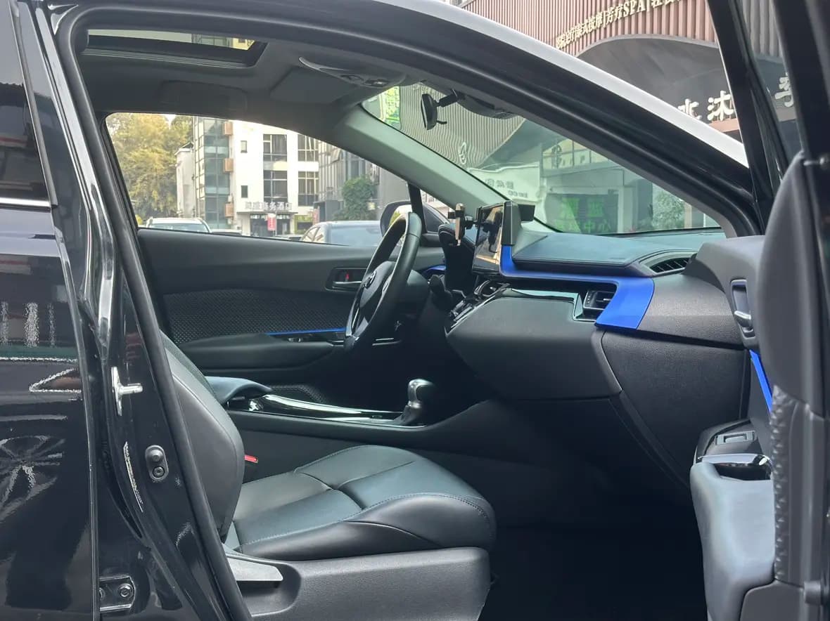 Toyota C-HR 2024 г. 23056 км. — фото 13