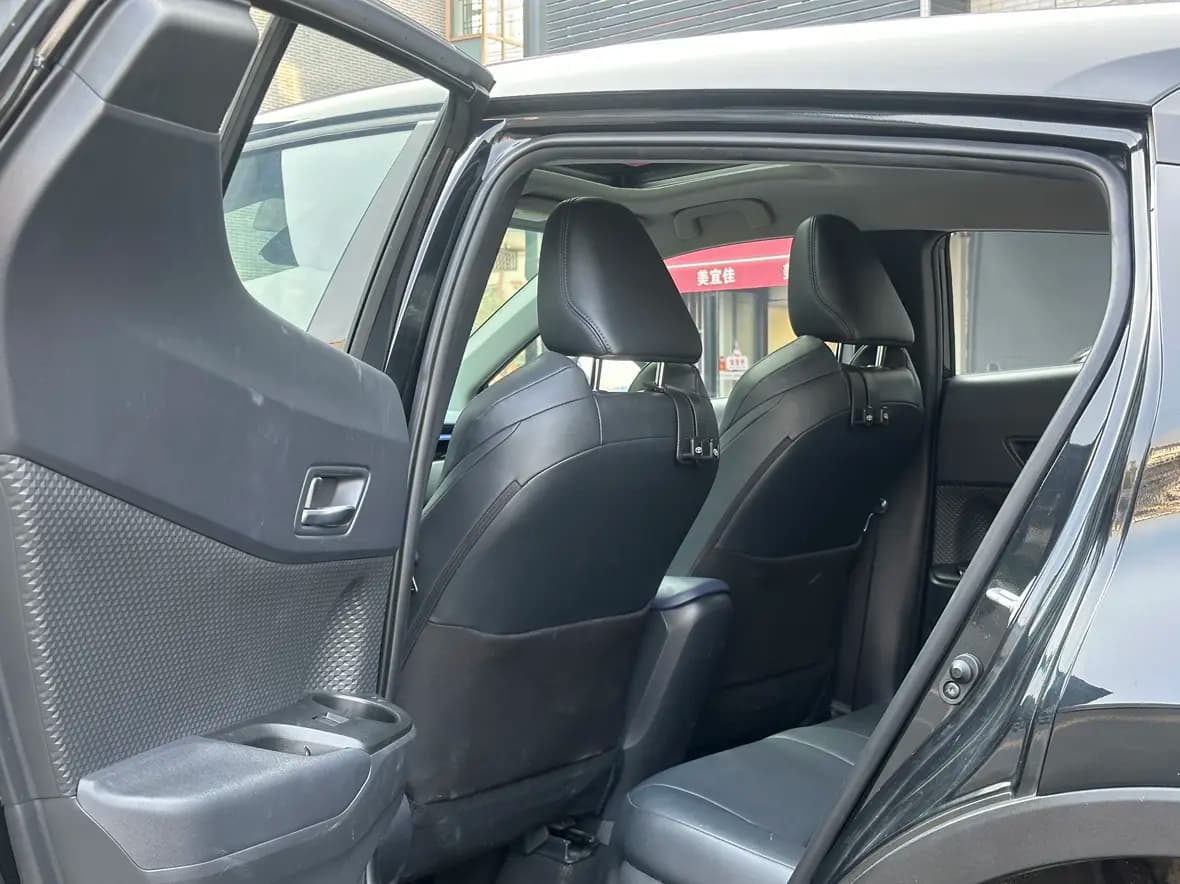 Toyota C-HR 2024 г. 23056 км. — фото 15