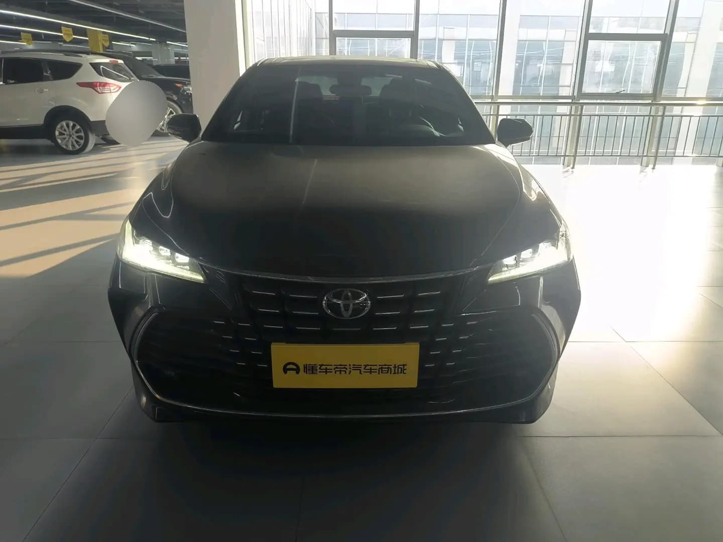 Toyota Avalon 2023 г. 11584 км. — фото 2