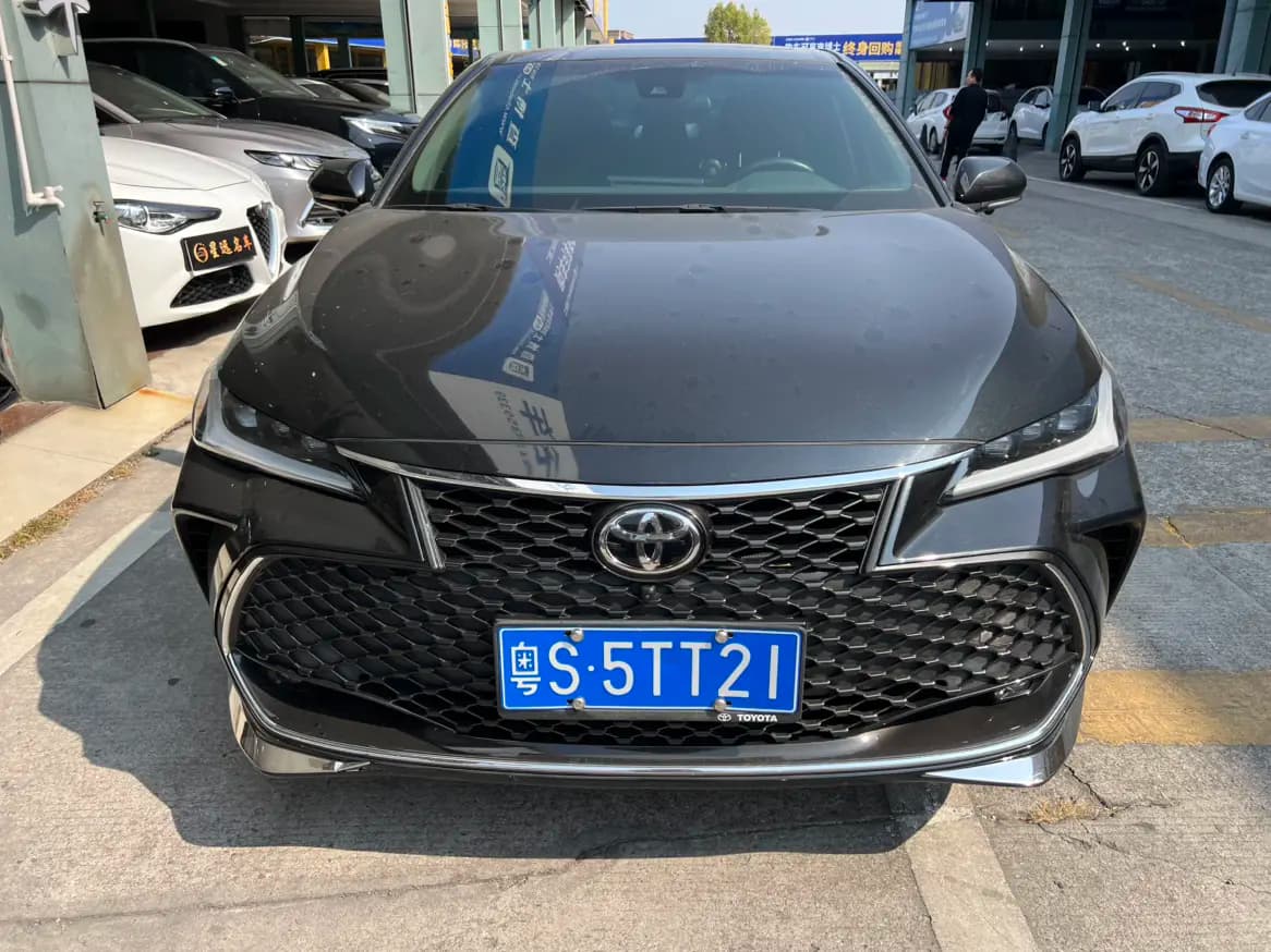 Toyota Avalon 2023 г. 39086 км. — фото 2
