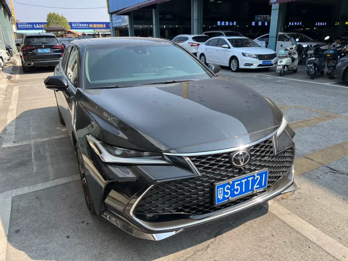 Toyota Avalon 2023 г. 39086 км. — фото 3