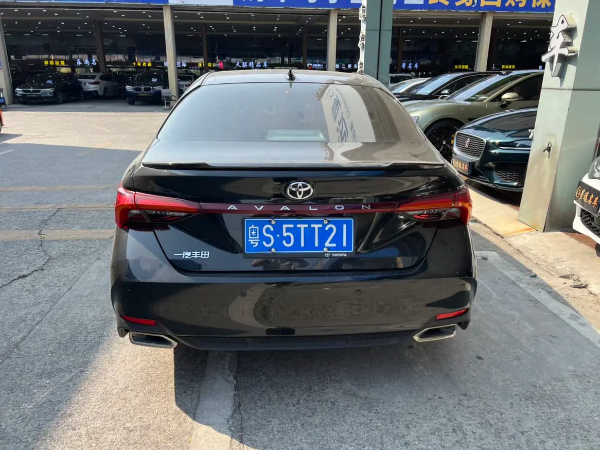 Toyota Avalon 2023 г. 39086 км. — фото 5