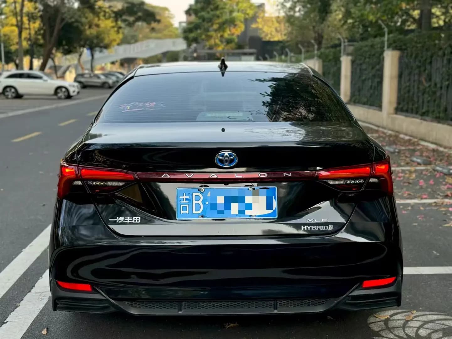 Toyota Avalon 2022 г. 40087 км. — фото 4