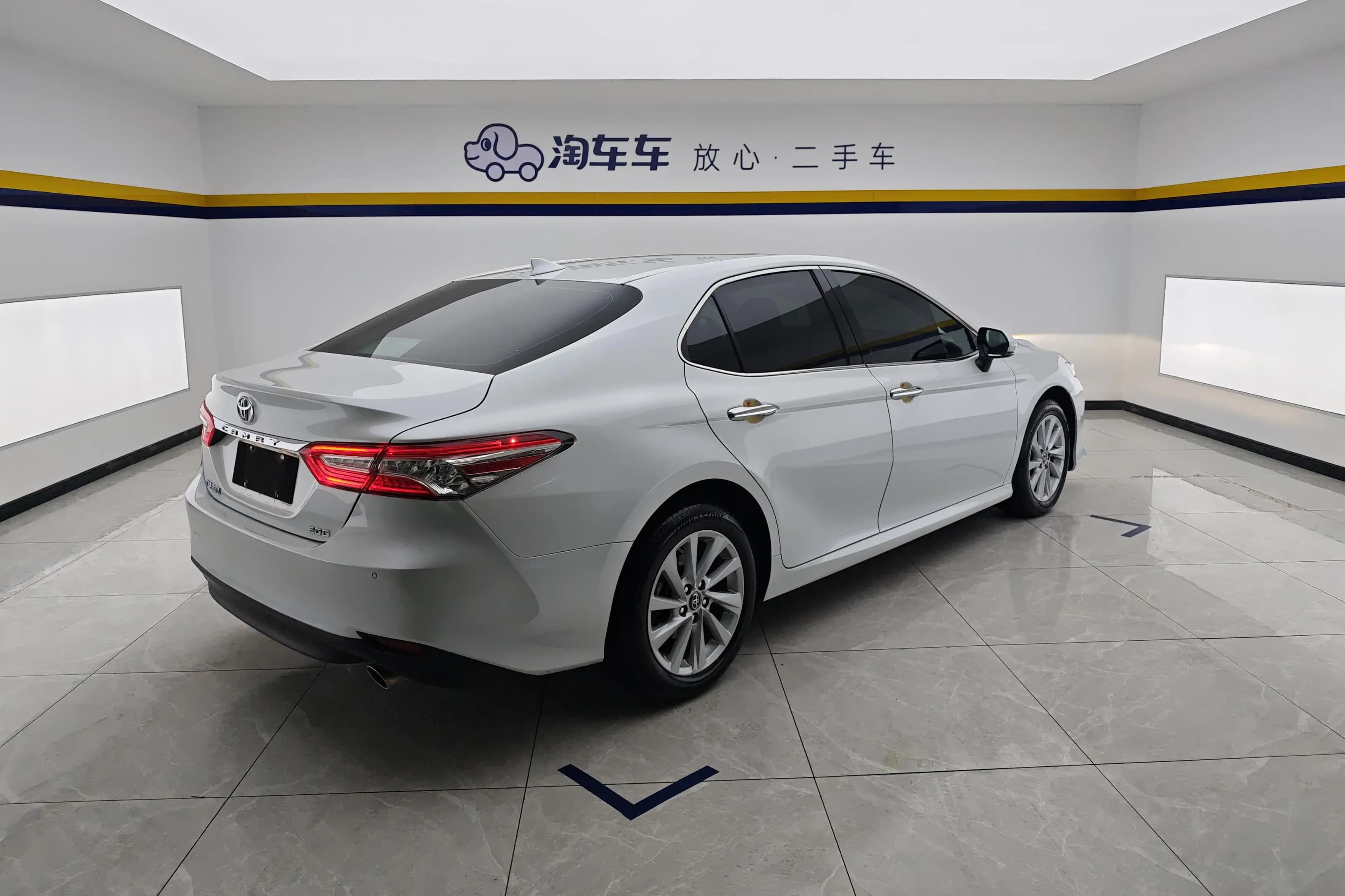 Toyota Camry 2022 г. 42320 км. — фото 3