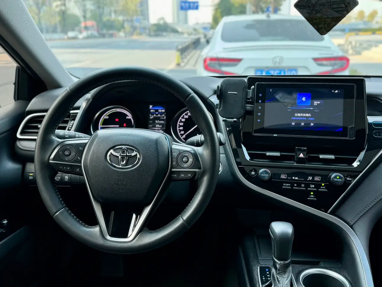 Toyota Camry 2023 г. 27021 км. — фото 28