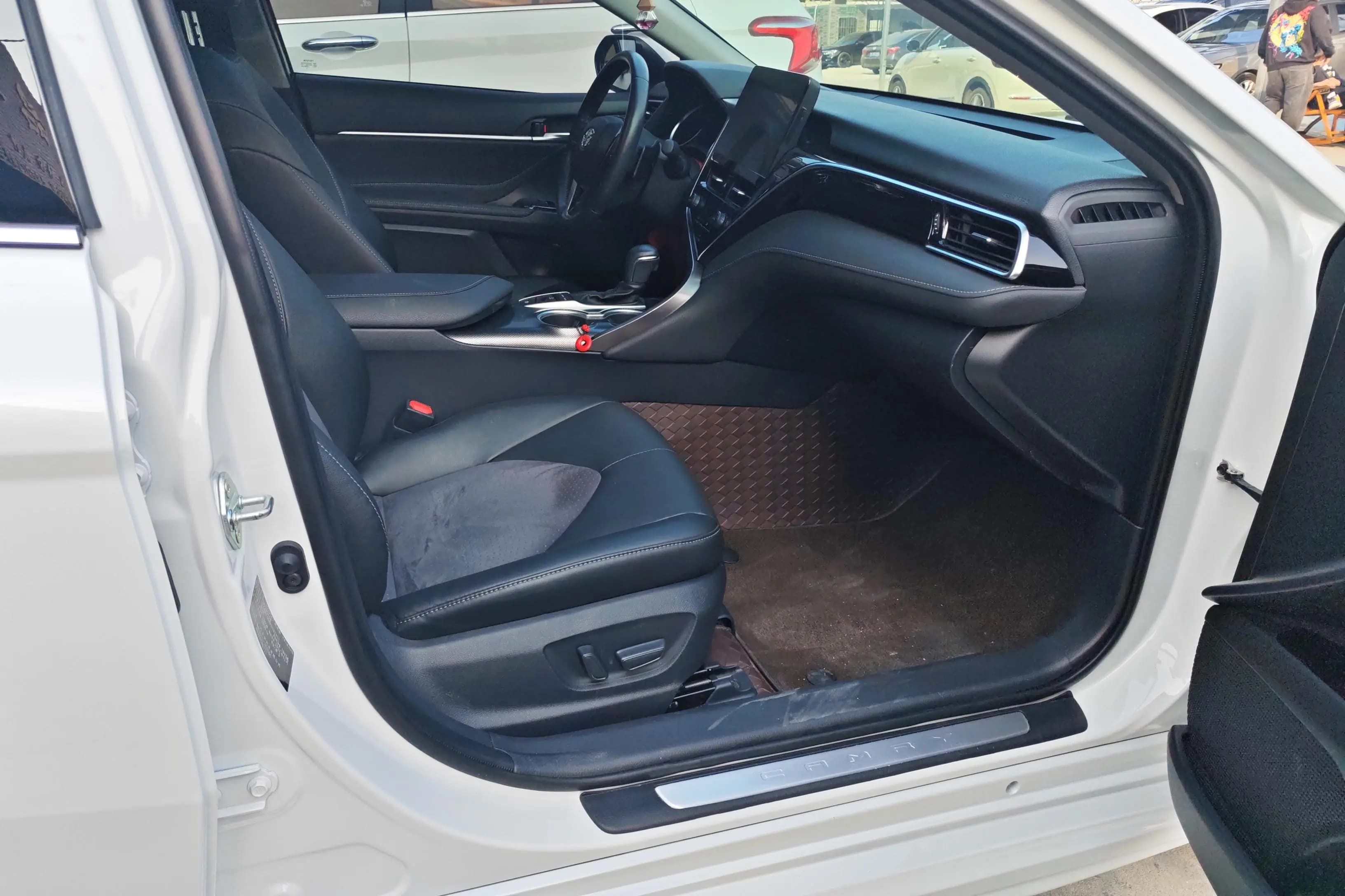 Toyota Camry 2023 г. 28527 км. — фото 8