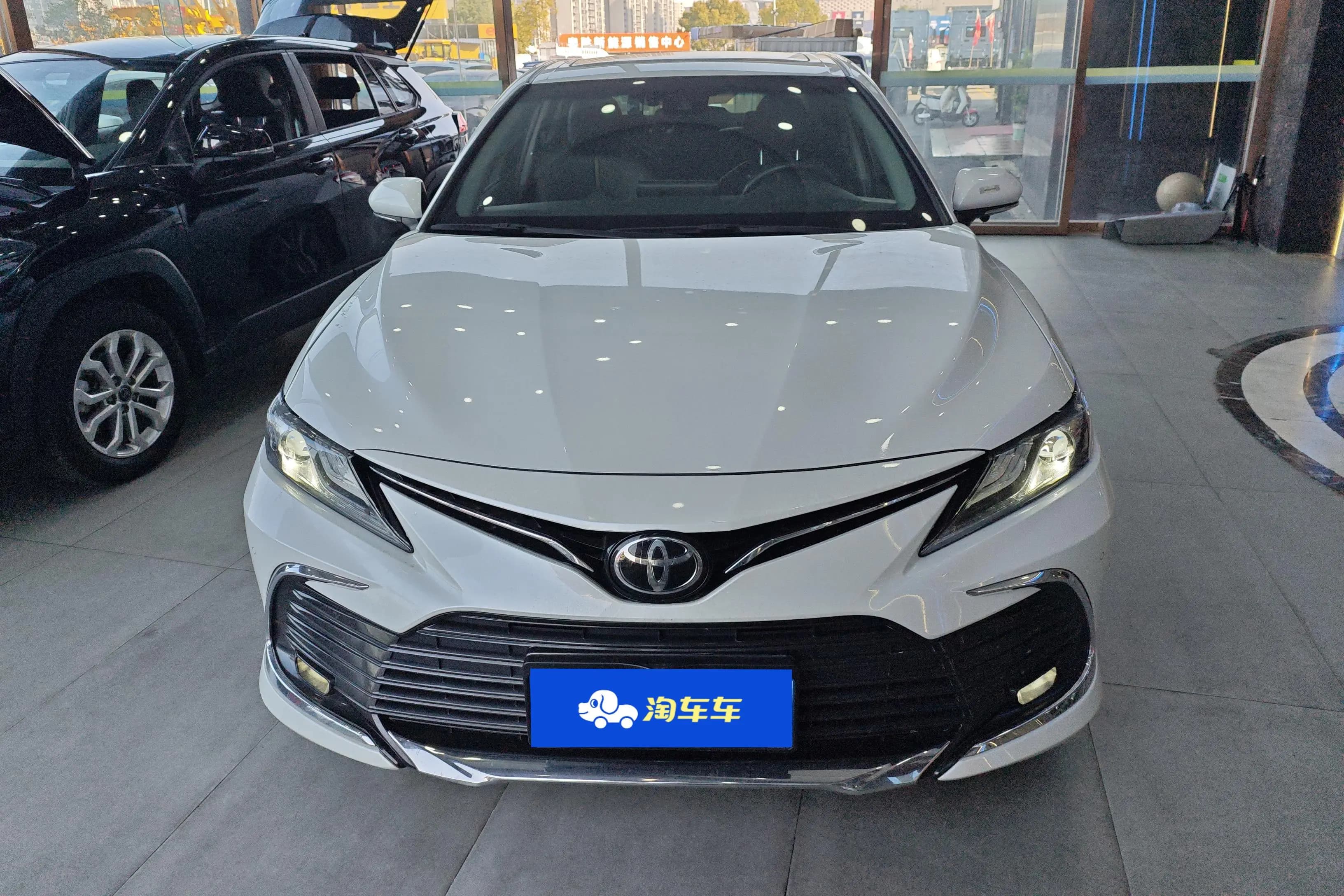 Toyota Camry 2023 г. 32228 км. — фото 2