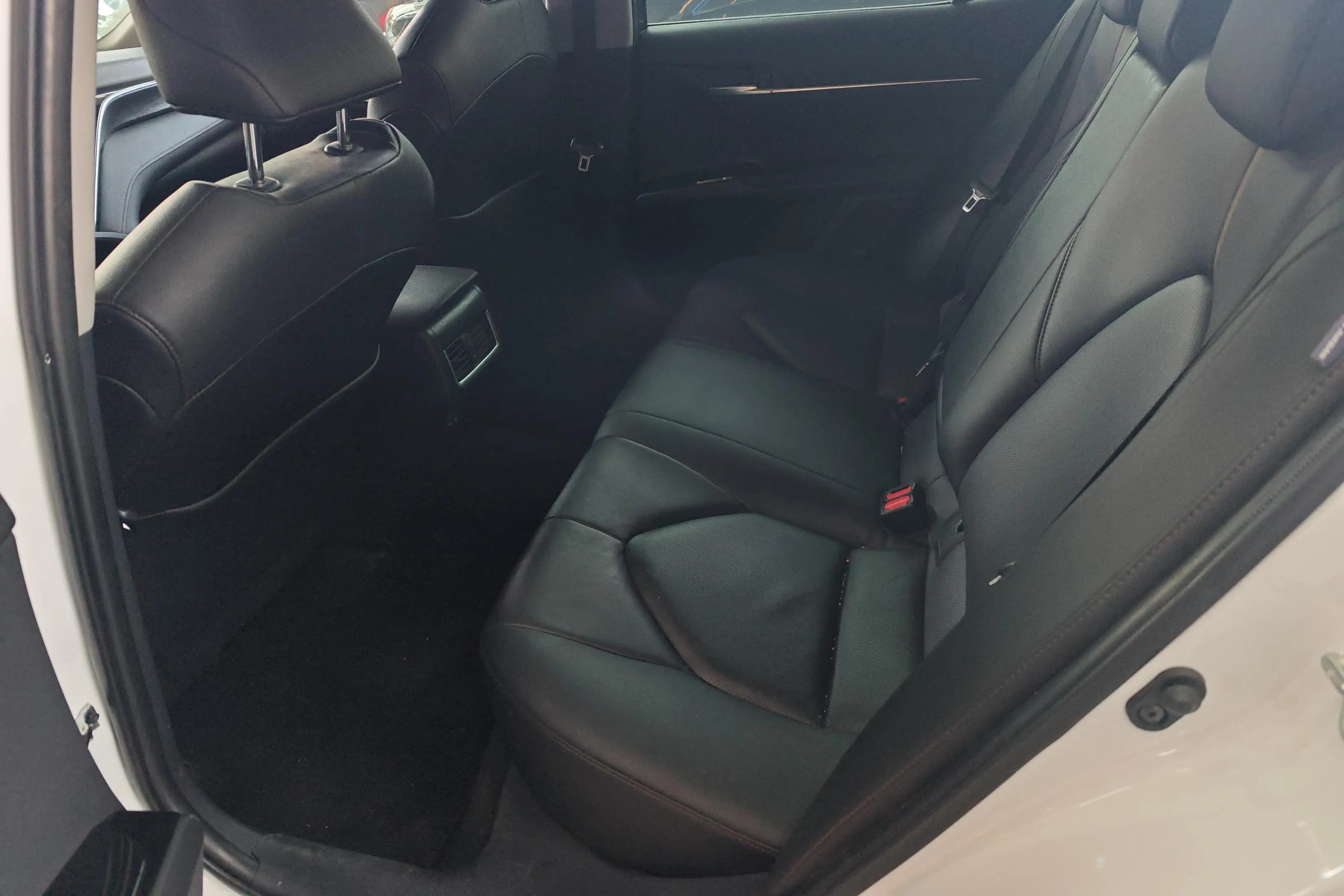 Toyota Camry 2023 г. 32228 км. — фото 16