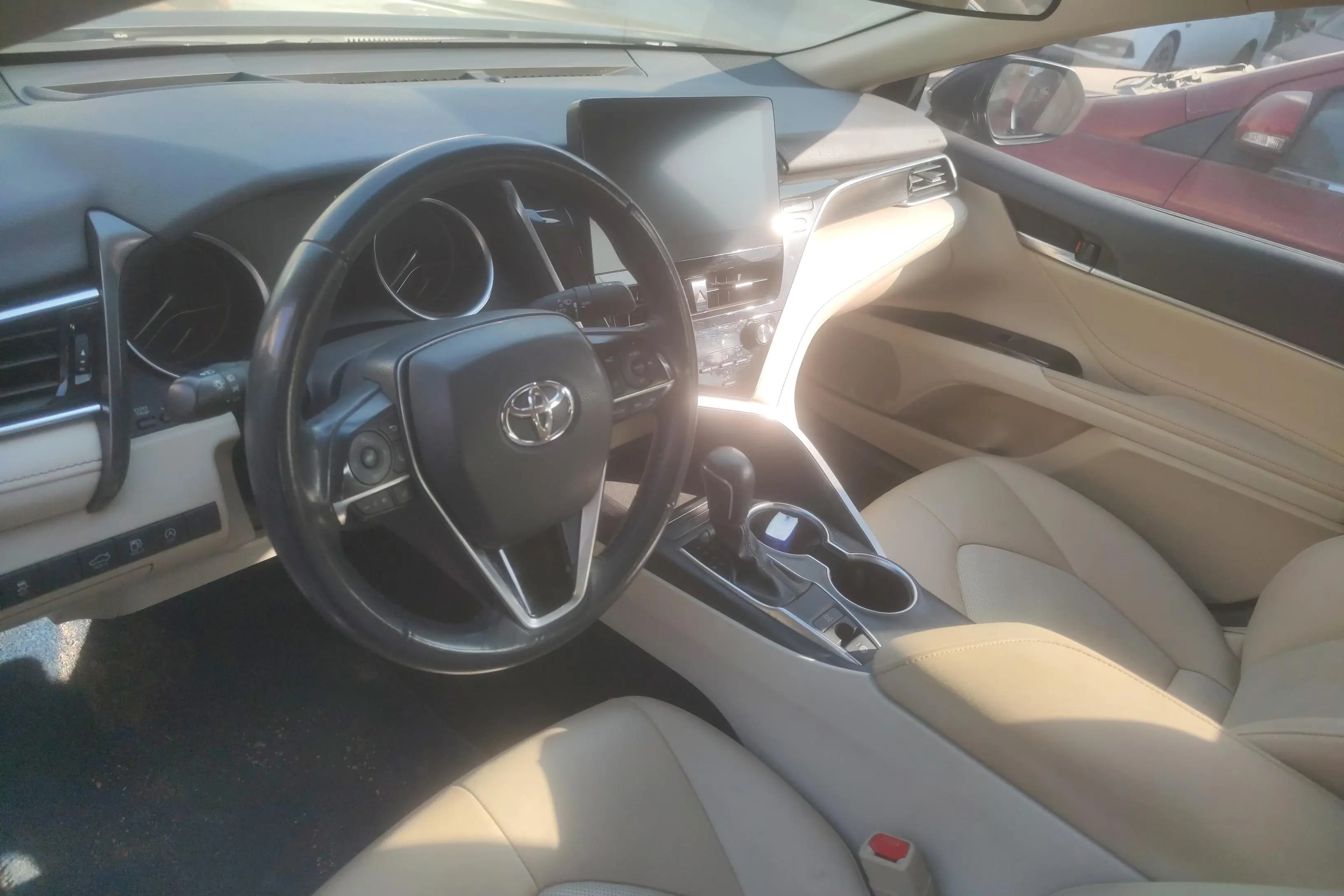 Toyota Camry 2022 г. 64429 км. — фото 6