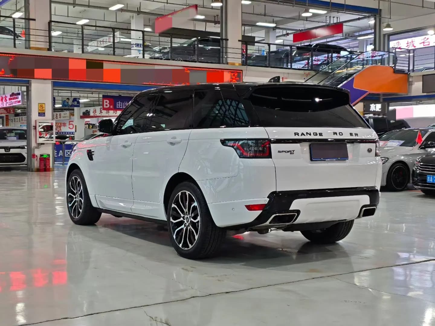 Land Rover Range Rover Sport 2021 г. 70000 км. — фото 4