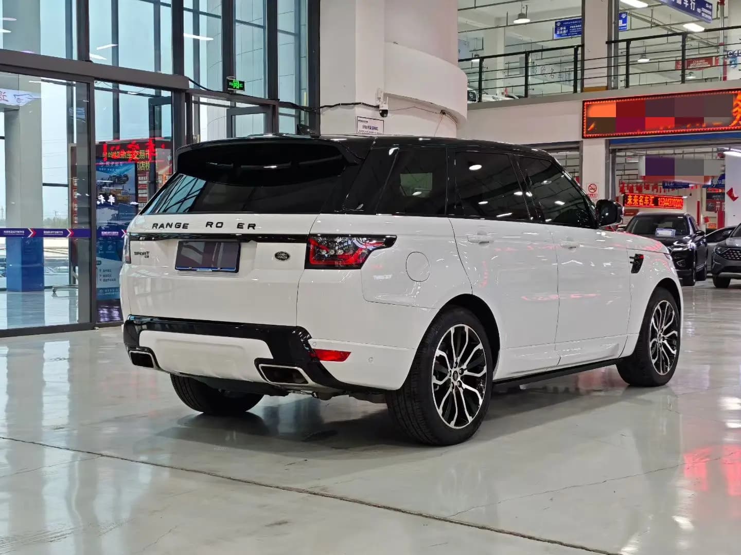 Land Rover Range Rover Sport 2021 г. 70000 км. — фото 6