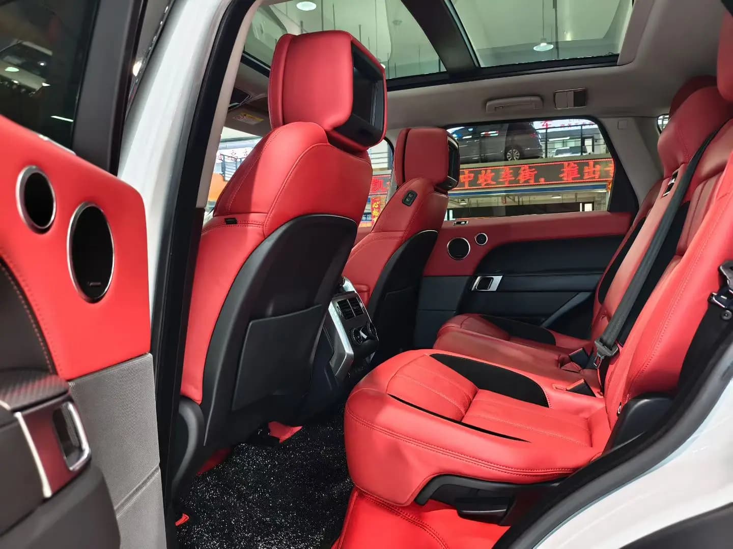 Land Rover Range Rover Sport 2021 г. 70000 км. — фото 9