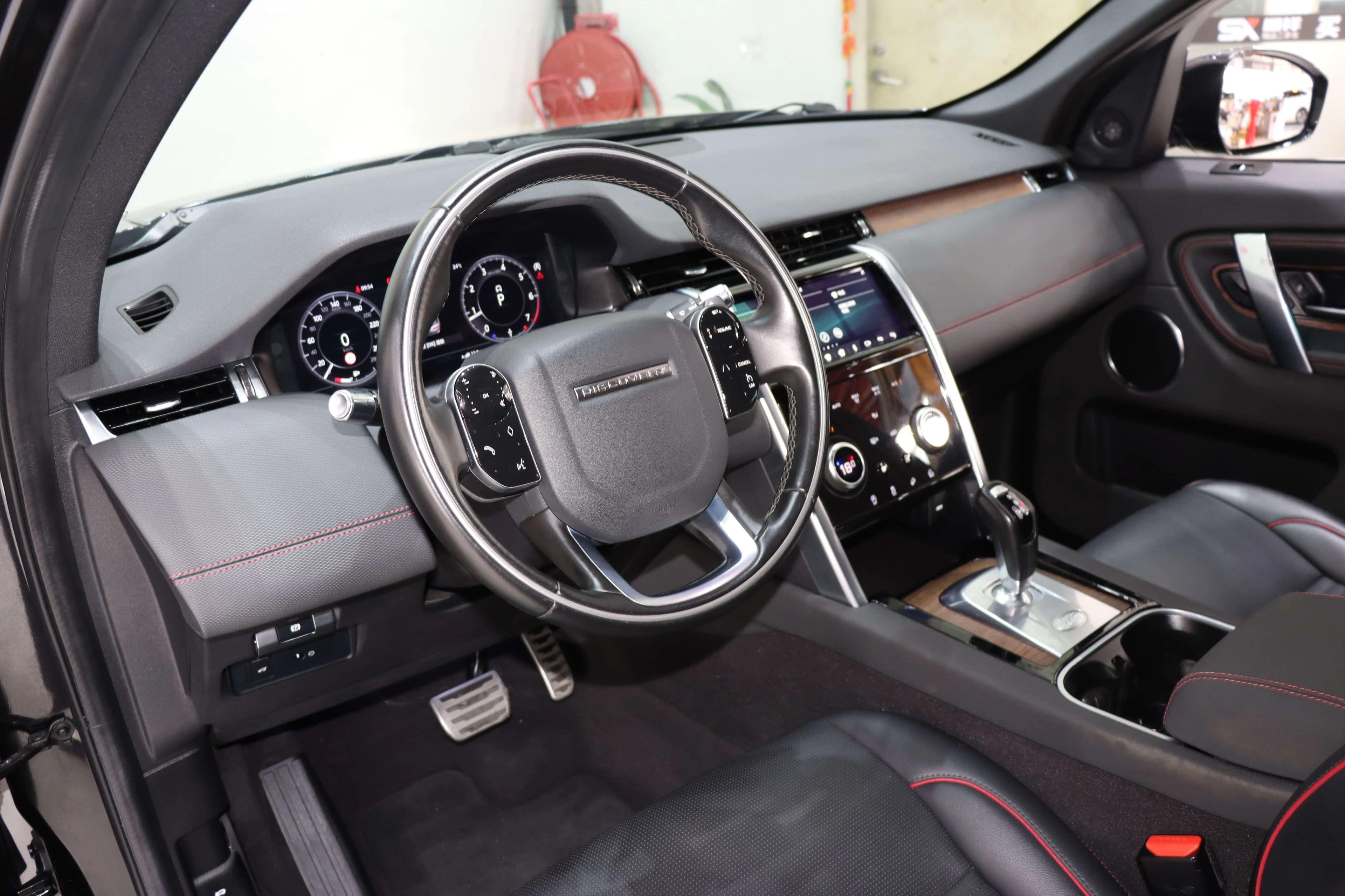 Land Rover Discover Sports 2021 г. 56000 км. — фото 16