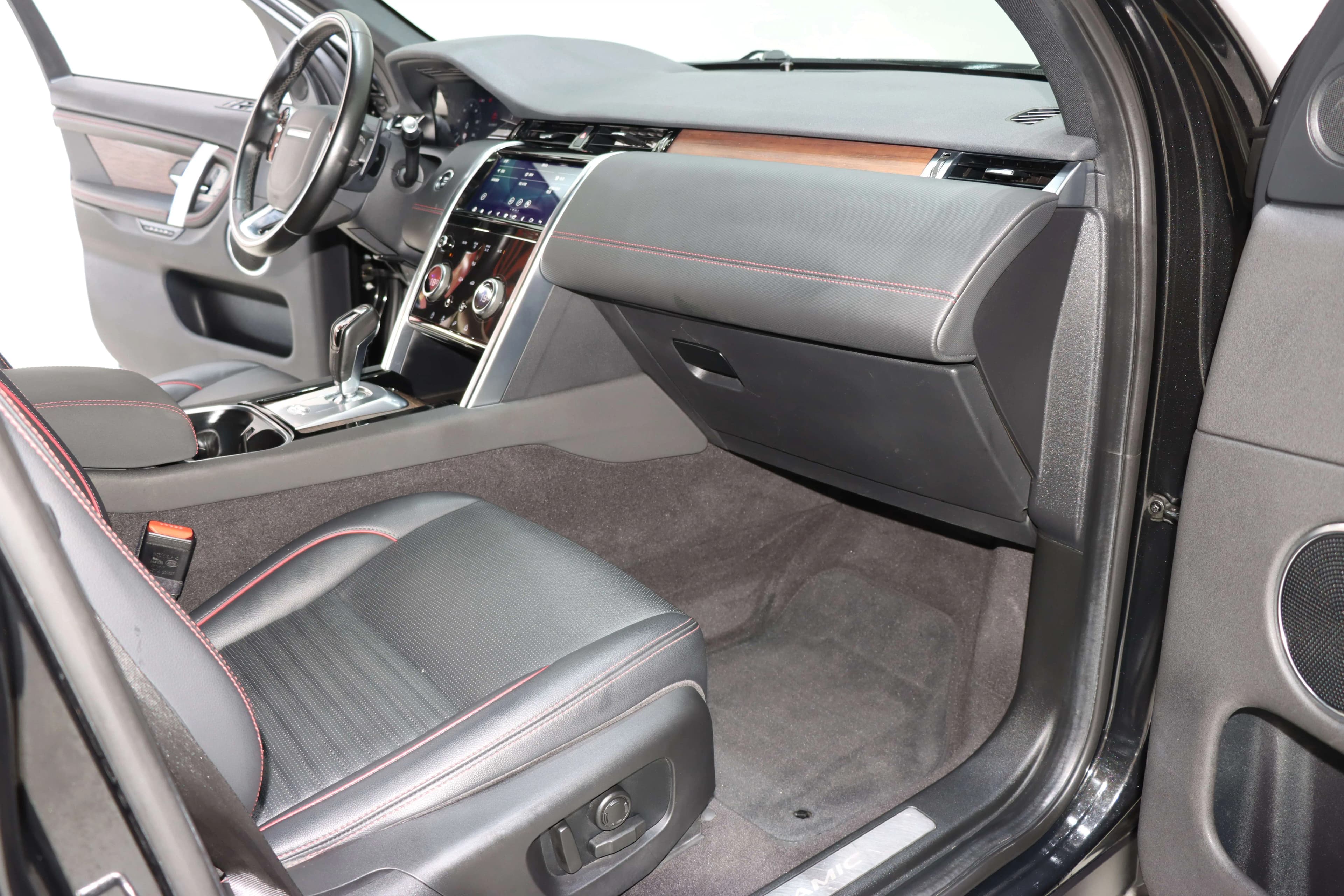 Land Rover Discover Sports 2021 г. 56000 км. — фото 10