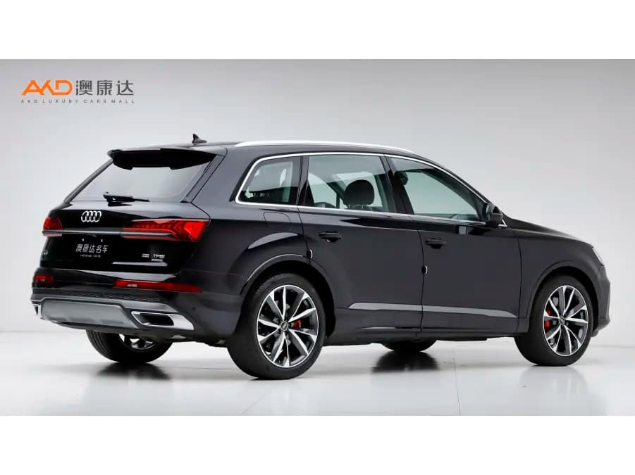 Audi Q7 2021 г. 93726 км. — фото 4