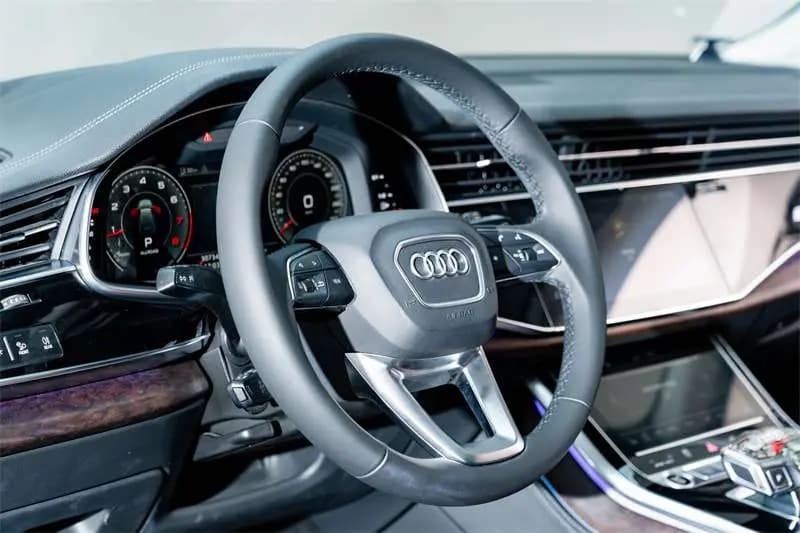 Audi Q7 2024 г. 30727 км. — фото 18