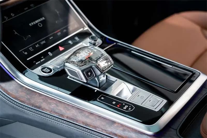 Audi Q7 2024 г. 30727 км. — фото 19