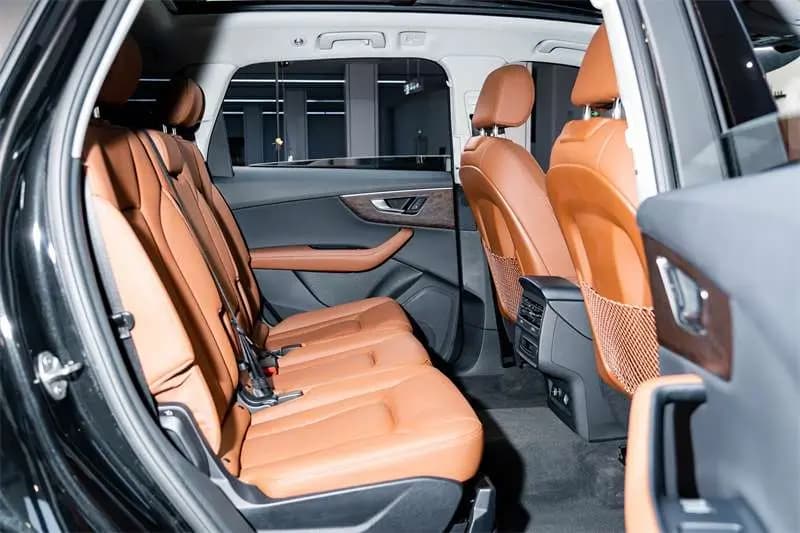 Audi Q7 2024 г. 30727 км. — фото 23