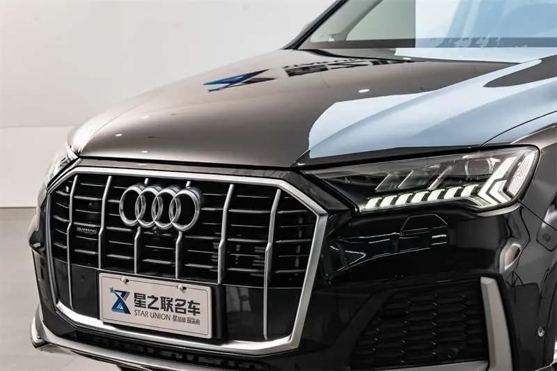 Audi Q7 2024 г. 30727 км. — фото 9