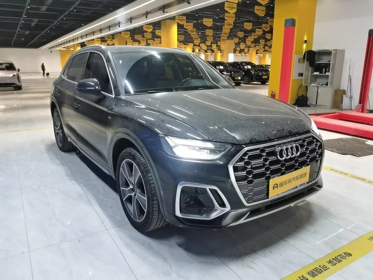 Audi Q5L 2021 г. 96215 км. — фото 2
