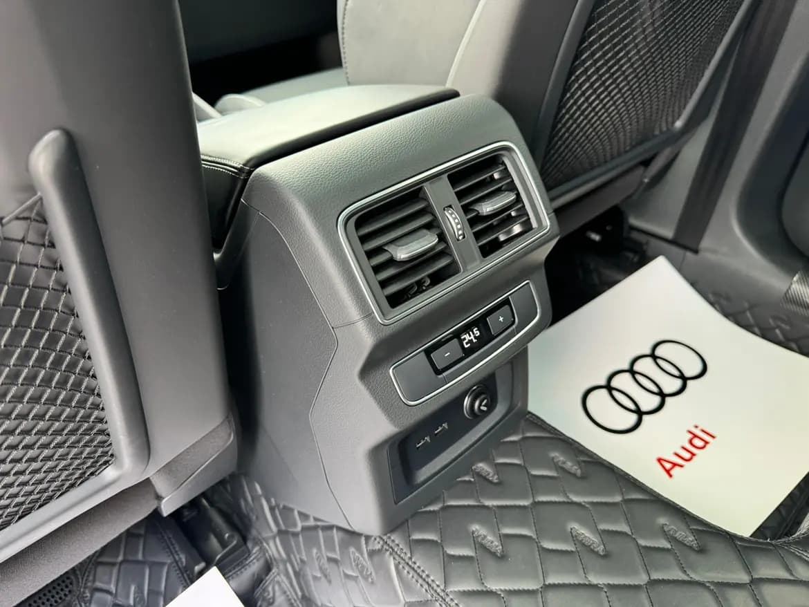 Audi Q5L 2022 г. 59030 км. — фото 13