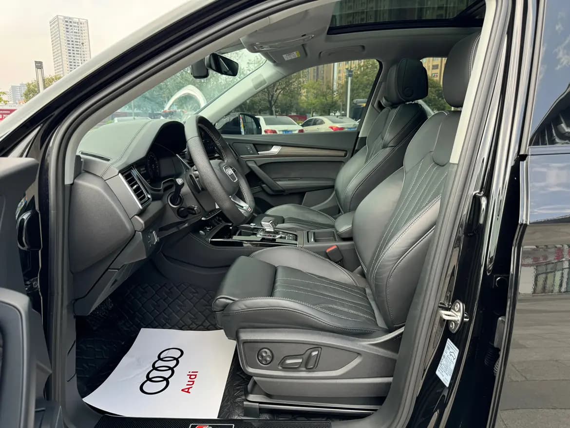 Audi Q5L 2022 г. 59030 км. — фото 22