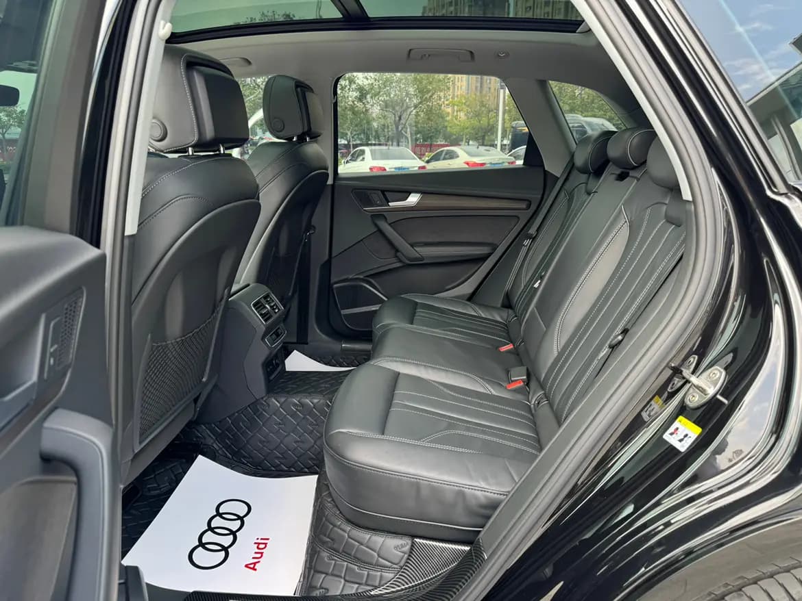 Audi Q5L 2022 г. 59030 км. — фото 23