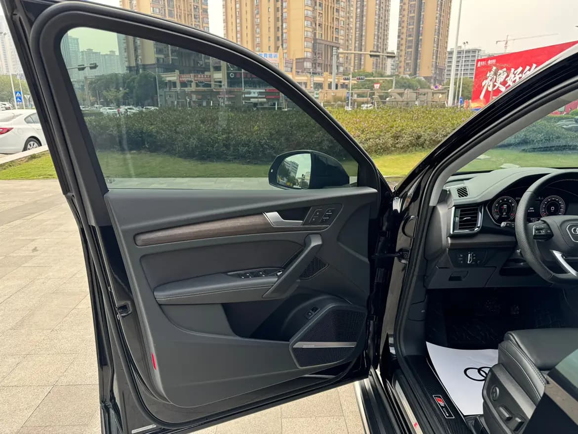 Audi Q5L 2022 г. 59030 км. — фото 25