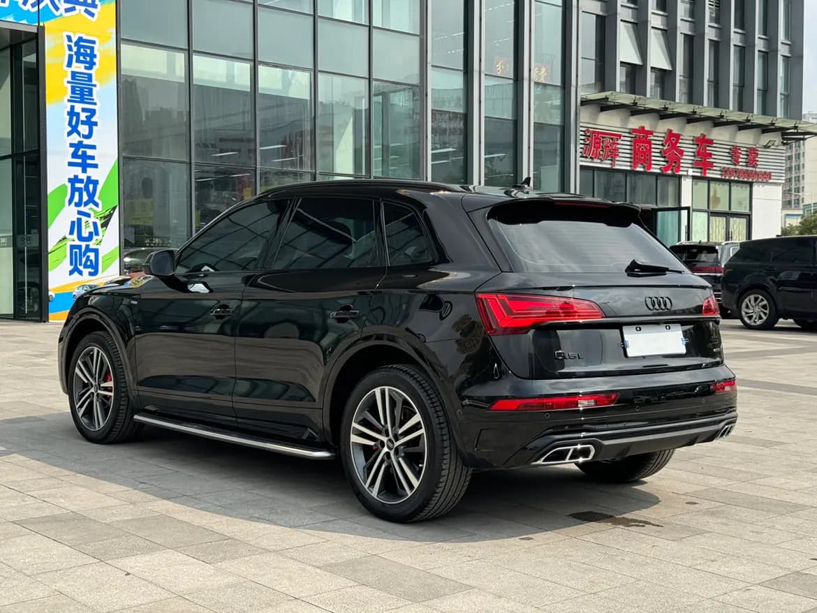 Audi Q5L 2022 г. 59030 км. — фото 5